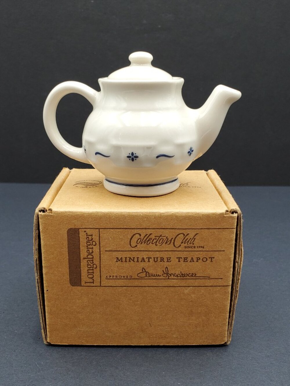 Longaberger Collectors Club Miniature Teapot Woven Traditions Classic Blue Mini